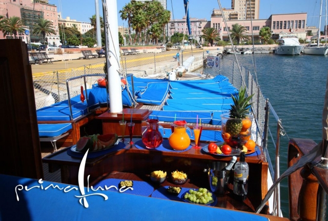 Aperitivo a bordo de la goleta 
